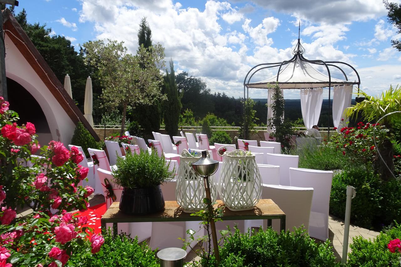 Hotel-Restaurant Distlerhof Leinburg Eksteriør billede